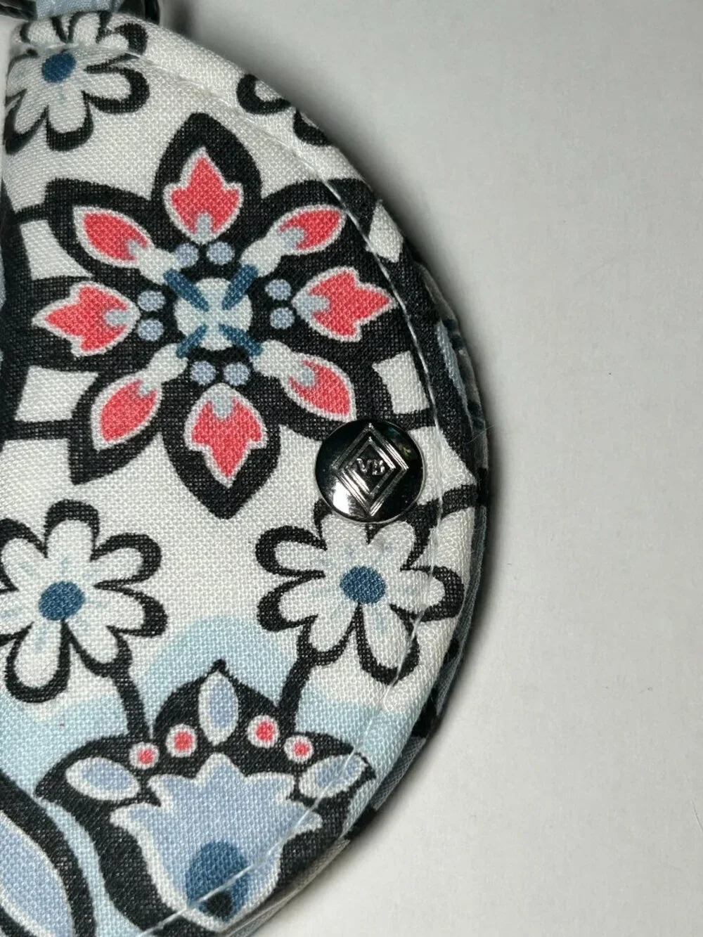 Vera Bradley Cord Keeper Lisbon Medallion Fabric Cable Wrap NWT